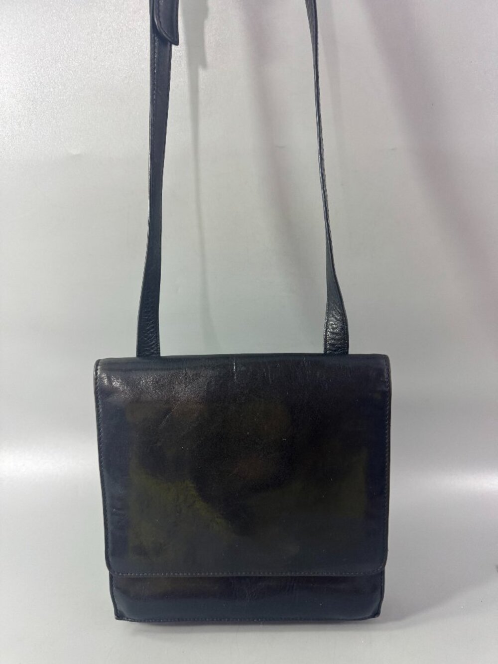 Vintage Hobo International Black Smooth Leather Organize Shoulder Bag